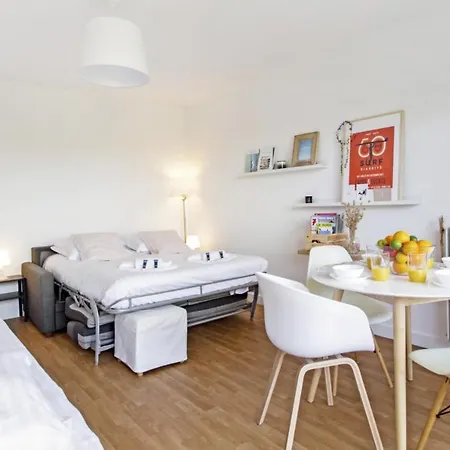 Quiet Studio With Balcony Close To Center And Beaches - Welkeys Διαμέρισμα *