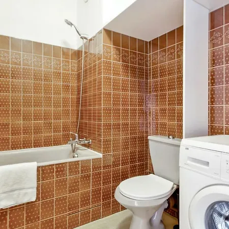 Διαμέρισμα Quiet Studio With Balcony Close To Center And Beaches - Welkeys Μπιαρίτζ